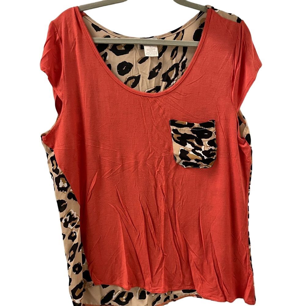 Charming Charlie Pop over Blouse Womens L Leopard Coral Pocket Short Sleeve